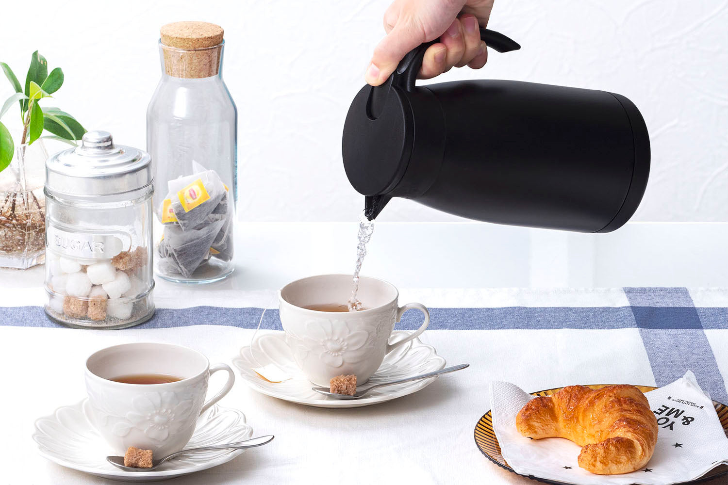 スリムな「卓上ポット」が新登場